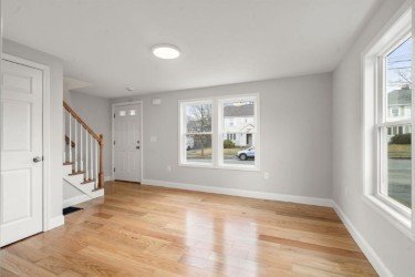 Photo - 98 Uncatena Ave