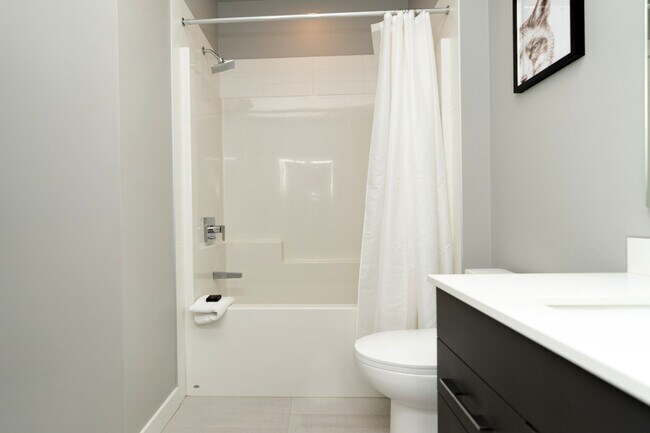 Photo - 11303-11105 105 Ave NW Unit ID1227819P