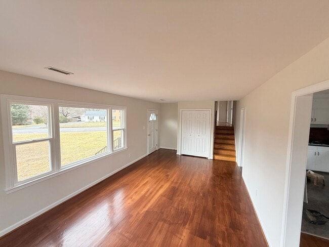 Photo - 4 Bedroom 2.5 Bath Tri-level home