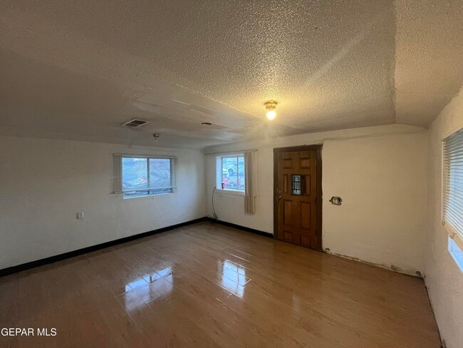 Photo - 6389 Salas Ln