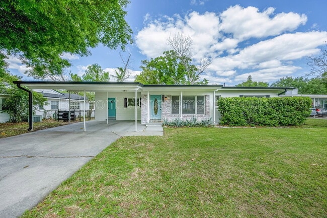 Building Photo - 316 Lake Fair Ln