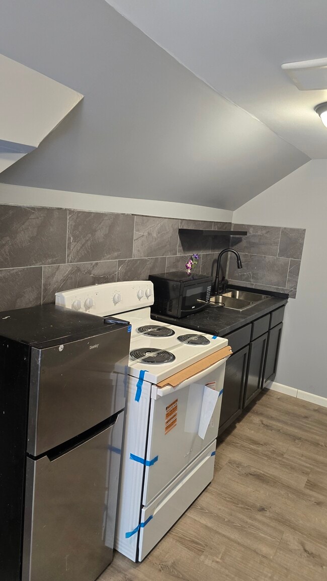 Photo - 1550 Richard Gordon Hatcher Blvd