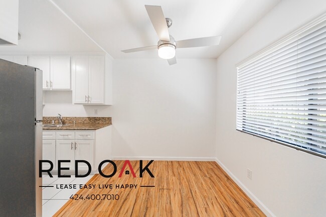 Photo - 10206 Independence Ave Unidad 3