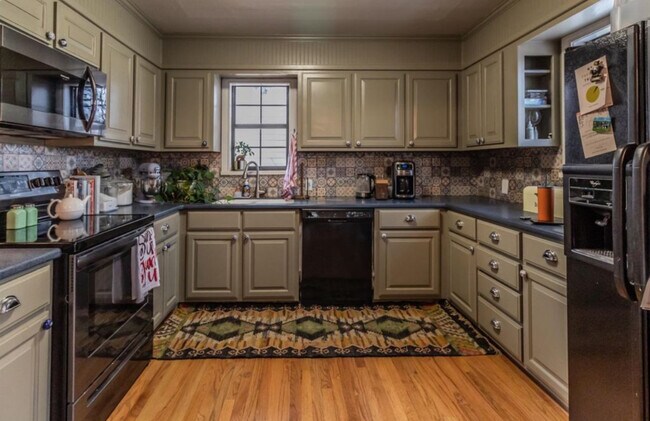 Photo - 3113 31st St