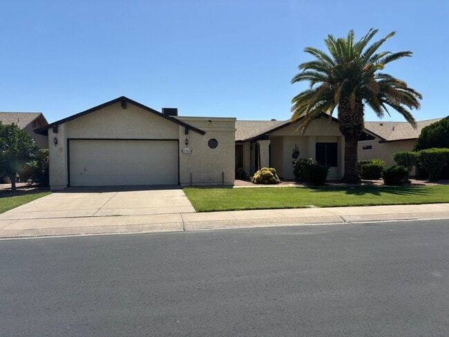 Building Photo - Lovely 3 bedroom 2 bath home in the grass in Leisure World a 45+ Active Adult Resort Community. M...