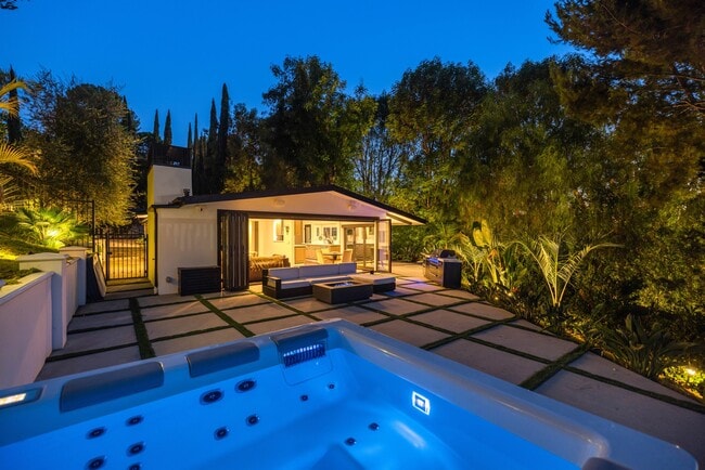 Photo - 16725 Oak View Dr