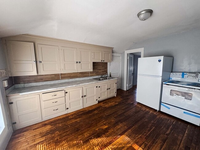 Photo - FSC LLC Unit 25B S Main St