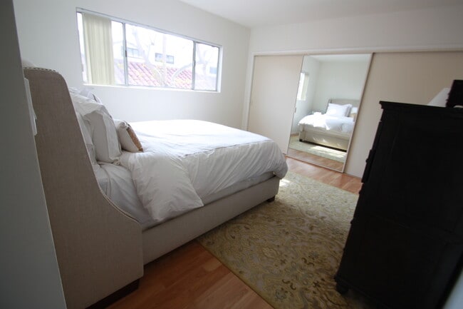 Photo - 1728 Montana Ave Unit 09