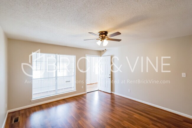 Photo - 2818 Avenue G
