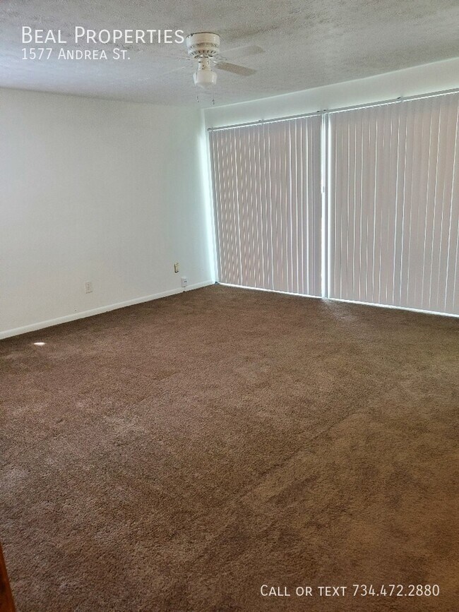 Photo - 1577 Andrea St