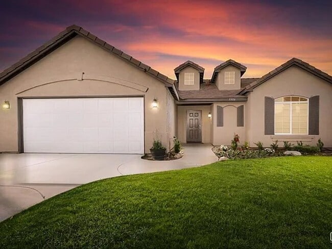 Building Photo - Beautiful Single-family home!