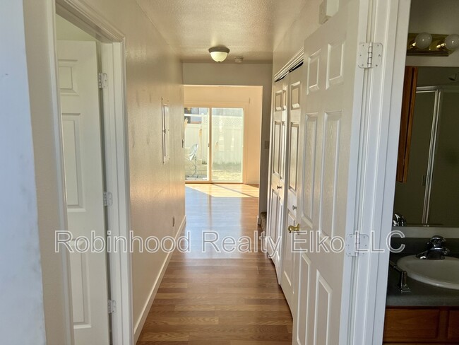 Photo - 1640 Winchester Dr Condo
