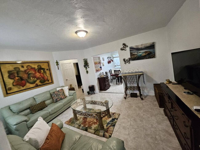 Photo - 680 SW 7th Ave Apartment Unit ID1239379P