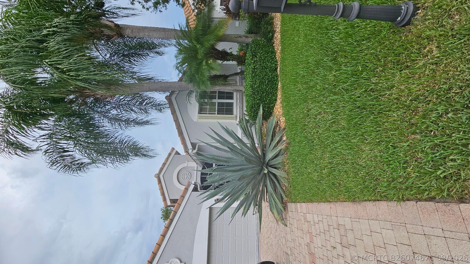 Photo - 9269 Vercelli St