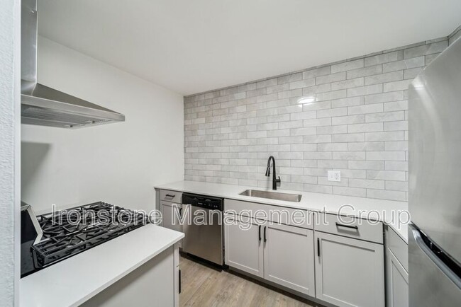 Building Photo - 4503 E 31st St Unit #4 Rental