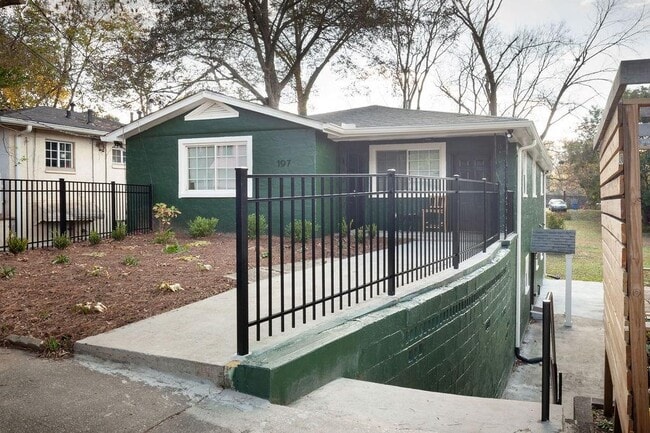 Photo - 197 South Ave SE