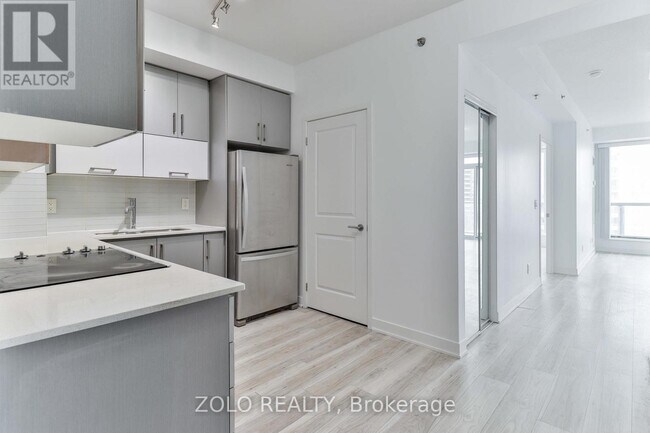 Photo - 195 Bonis Ave Unité 607