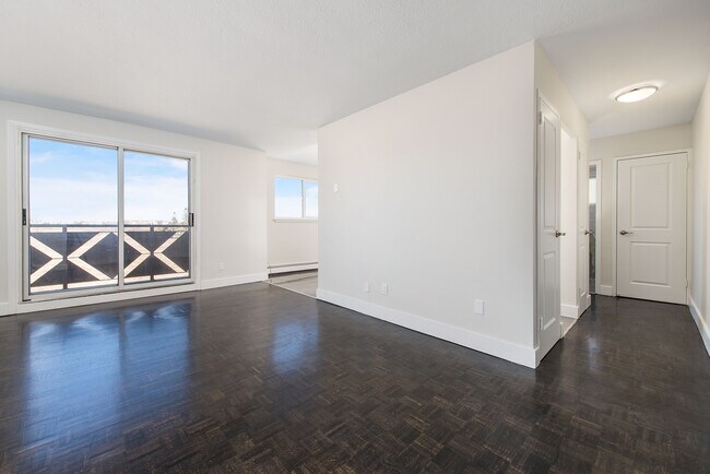 Photo - 1619-1625 Dufferin St