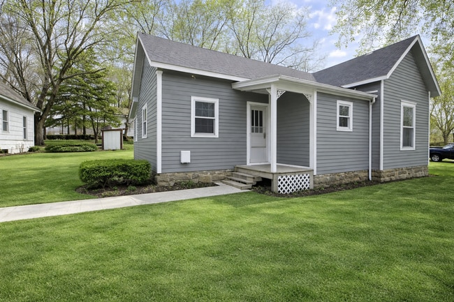 Building Photo - Renovated 2BR House | Storage Shop Included | All Animals Welcome | El Dorado Springs MO