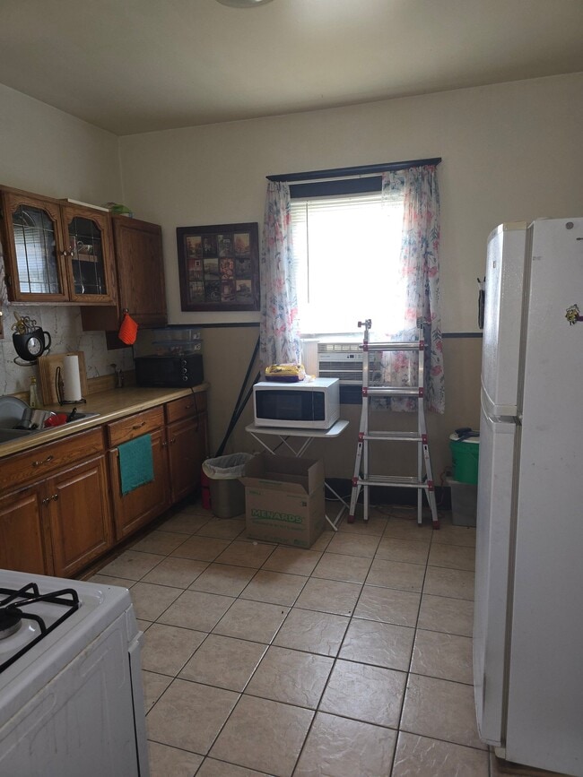 Photo - 1008 W 143rd St