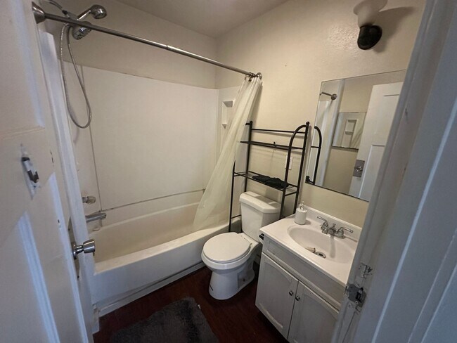 Photo - $950 - 2 Bed 1 Bath Home