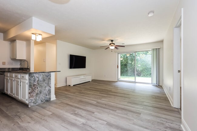8839 Eagleview Dr