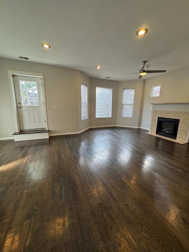 Photo - 6130 S Rhodes Ave Unit 2