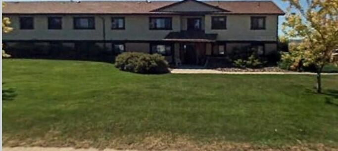 Highland Manor - Highland Manor Apartments