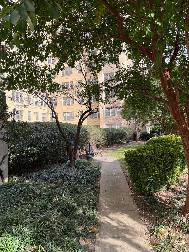 Photo - 4801 Connecticut Avenue Apartments