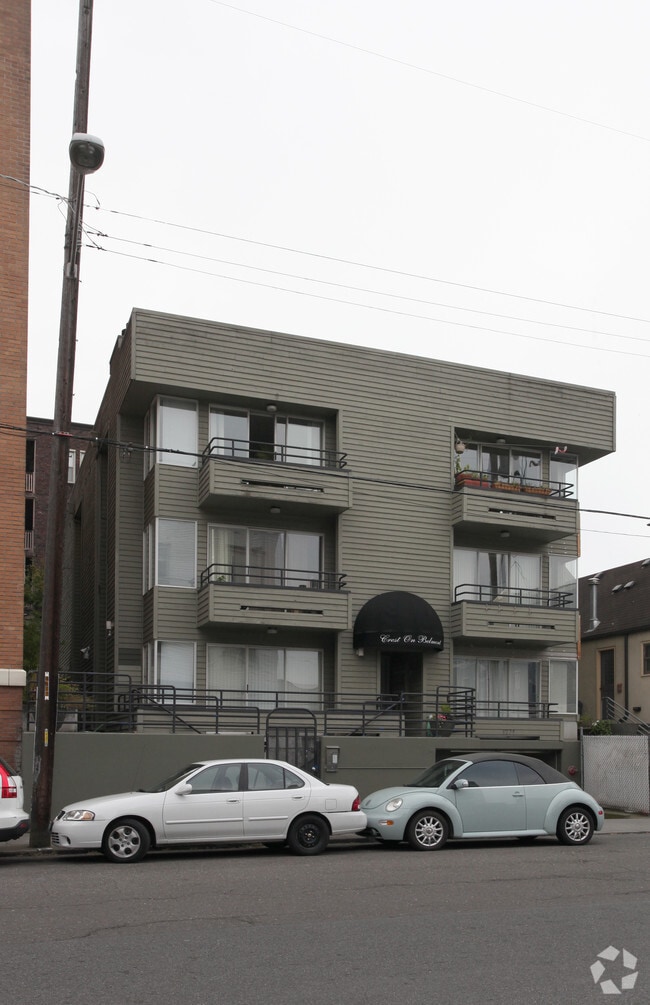Building Photo - The Crest On Belmont Rental