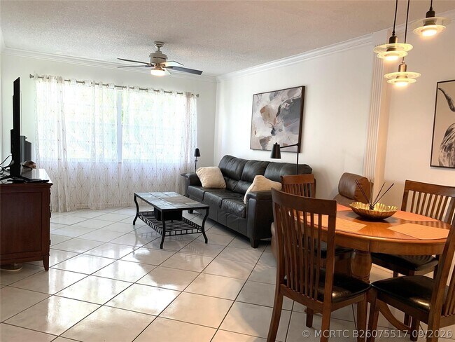 Photo - 5003 NW 35th St Unit 508