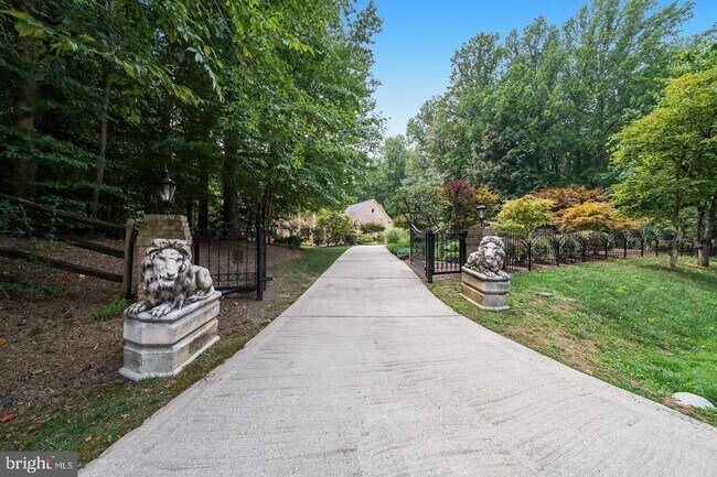 Photo - 11111 Devereux Station Ln