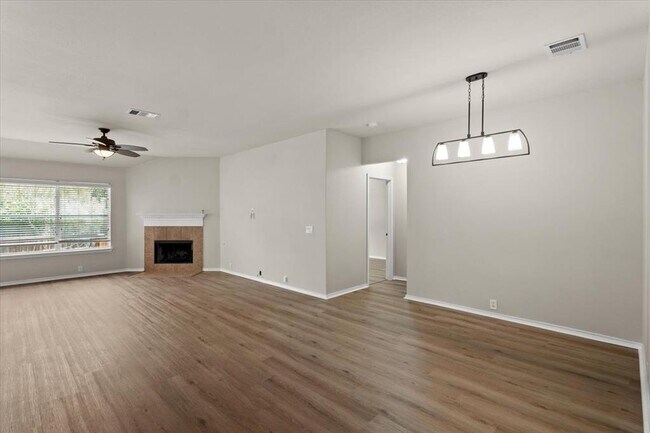 Photo - 2808 Barefoot Ln