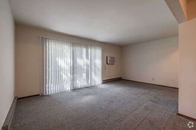 2BR, 1BA Living Room