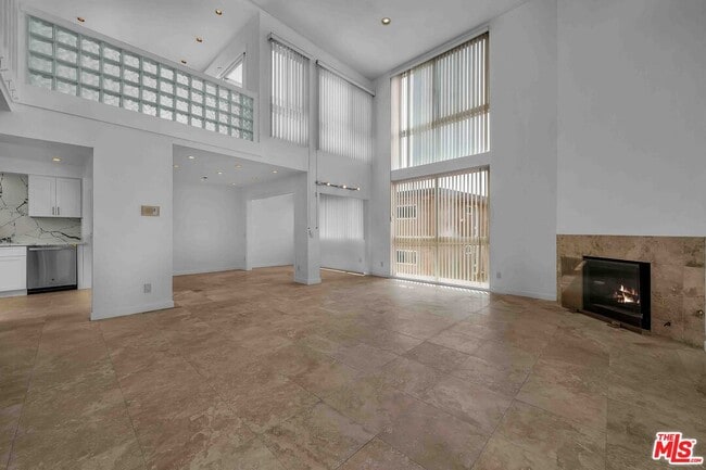 Photo - 15 63rd Ave Unit 3