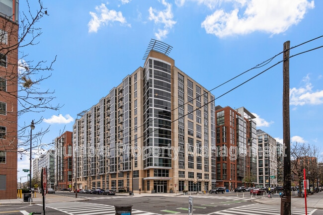 Building Photo - 1025 1st St SE Unit Apt 1102