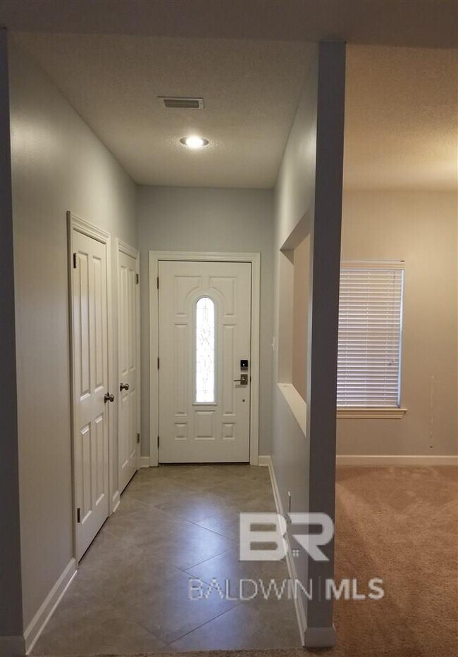 Photo - 105 Diane Cir