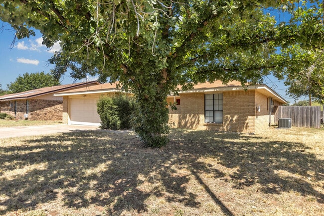 6539 Amber Dr