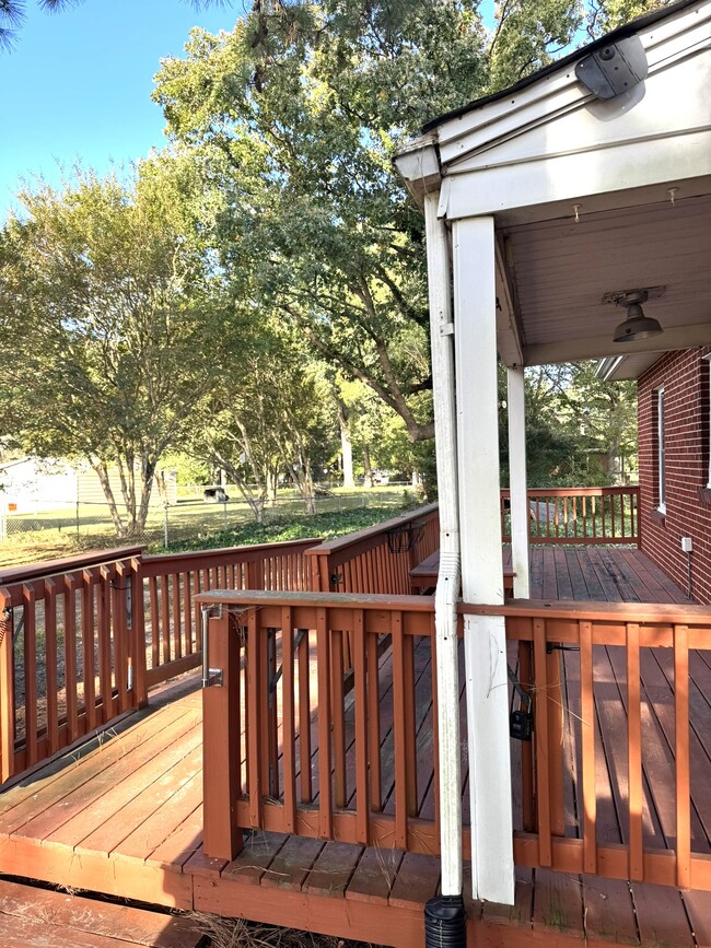 Photo - 5404 Oak St