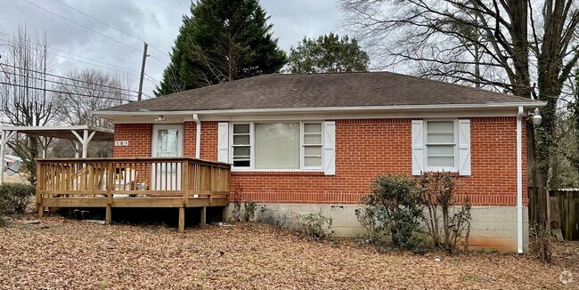 Building Photo - Updated 2 Bed/1 Bath Brick Ranch Rental