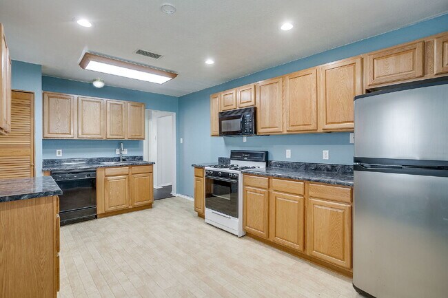 Photo - Charming 3-Bedroom Cottage in River Oaks