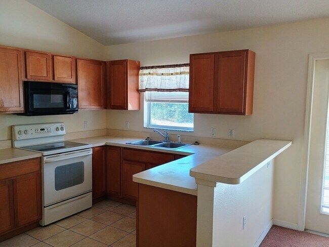Photo - Very Nice 3-Bedroom, 2-Bath Home in a grea...