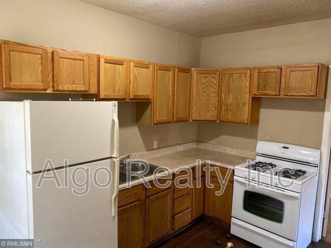 Photo - 3008 Emerson Ave N