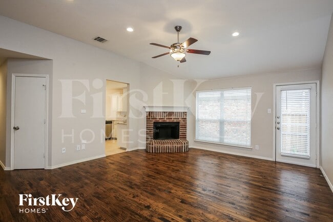 Photo - 10901 Braemoor Dr