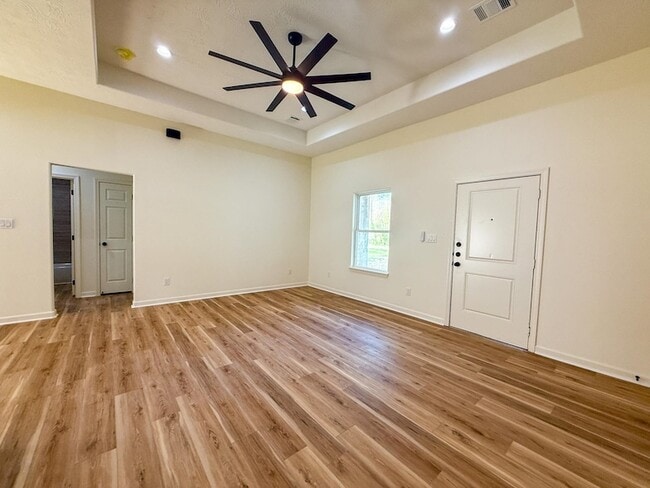 Photo - 790 Woodland St