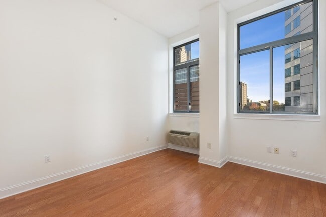 Photo - 311 Washington St