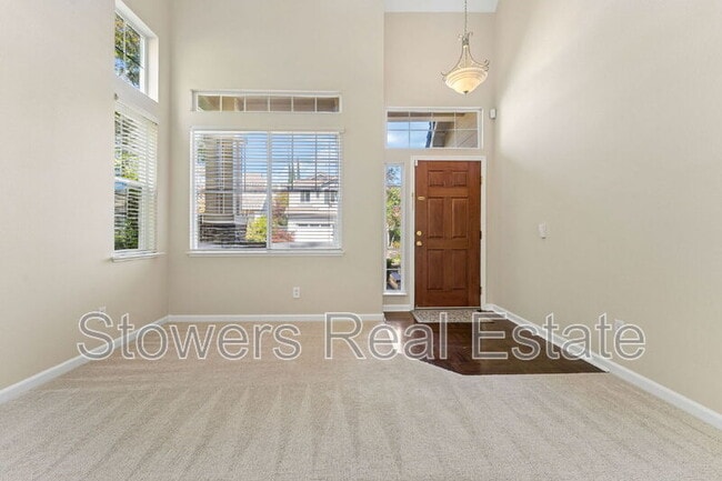 137 Woodcrest Dr
