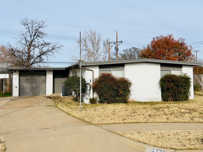 Building Photo - Charming 3/2/1 Home on a Quiet Cul-de-Sac