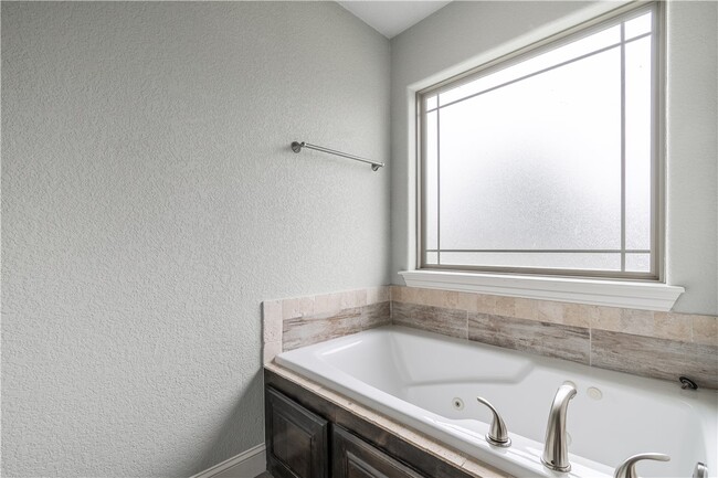Photo - 457 Harper Dr