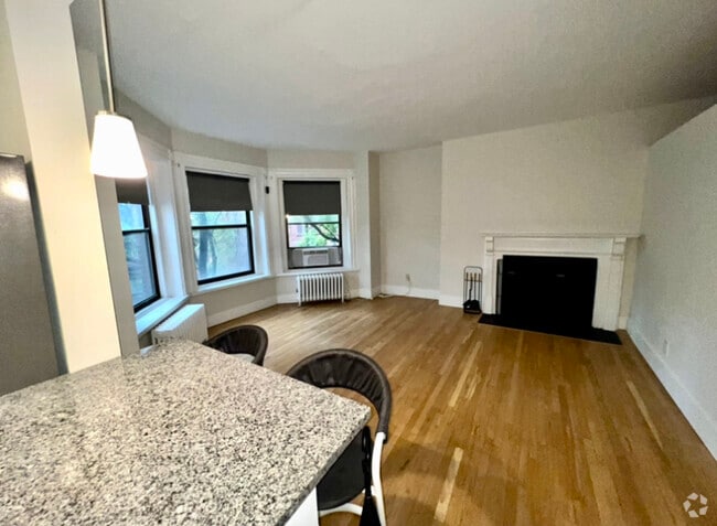 Building Photo - 475 Beacon St Unit 6 Rental